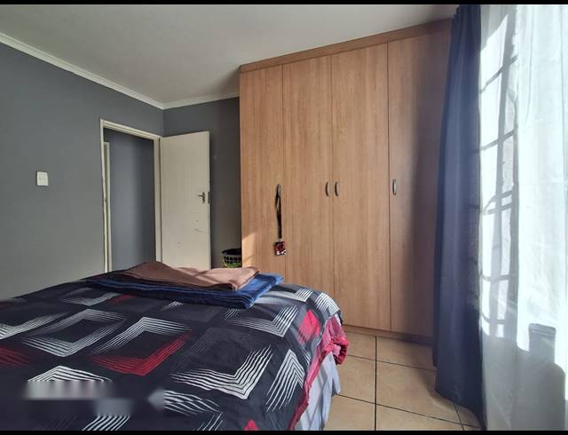 2 BEDROOM TOWNHOUSE FOR SALE IN CASTLEVIEW